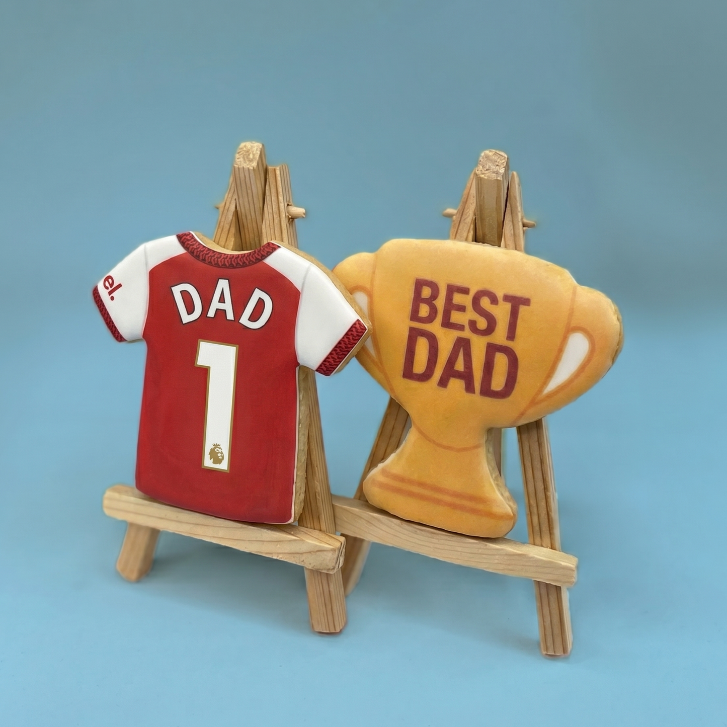 Arsenal football shirt Father's Day Biscuits